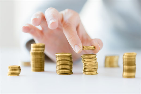 均线实战技术之顶穿动作要点