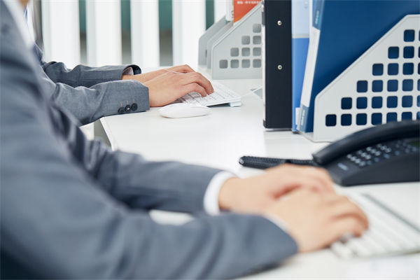 早盘如何识别资金切换方向？